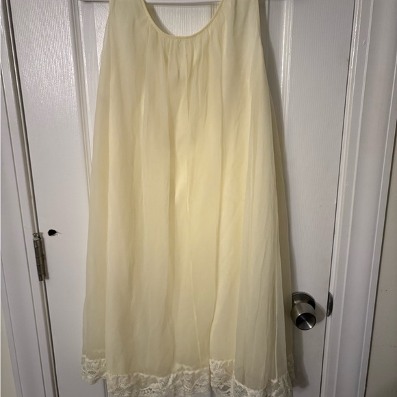 Vintage babydoll style lace chiffon nightgown - Picture 4 of 6